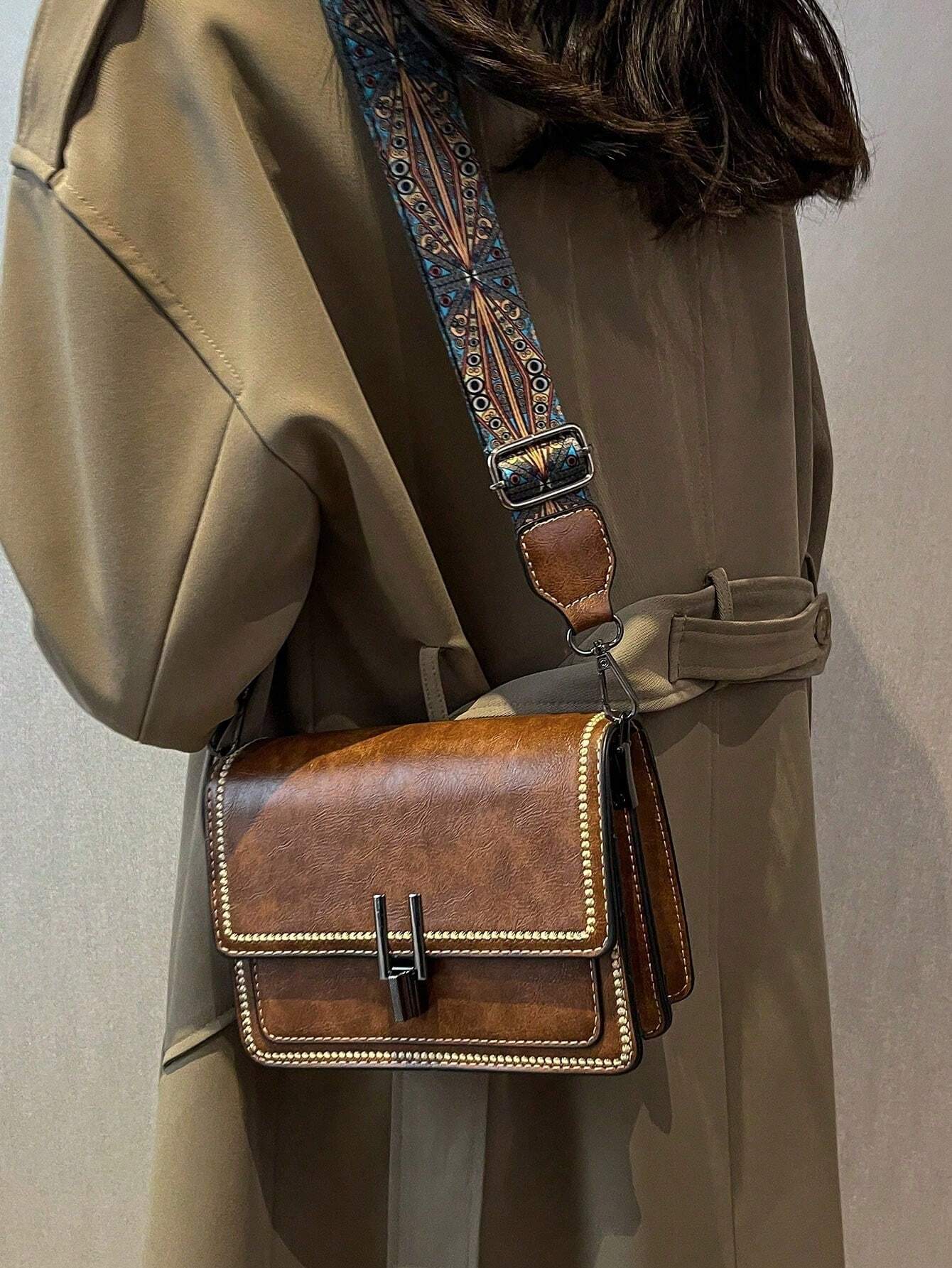 حقيبة كروس بودي كلاسيكية وأنيقة متعددة الاستخدامات بطراز عتيق مناسبة للخريف والشتاء، قابلة للتعديل والحمل على الكتف، حزام بسيط وواسع، مناسبة للذهاب للعمل والتسوق والمواعدة