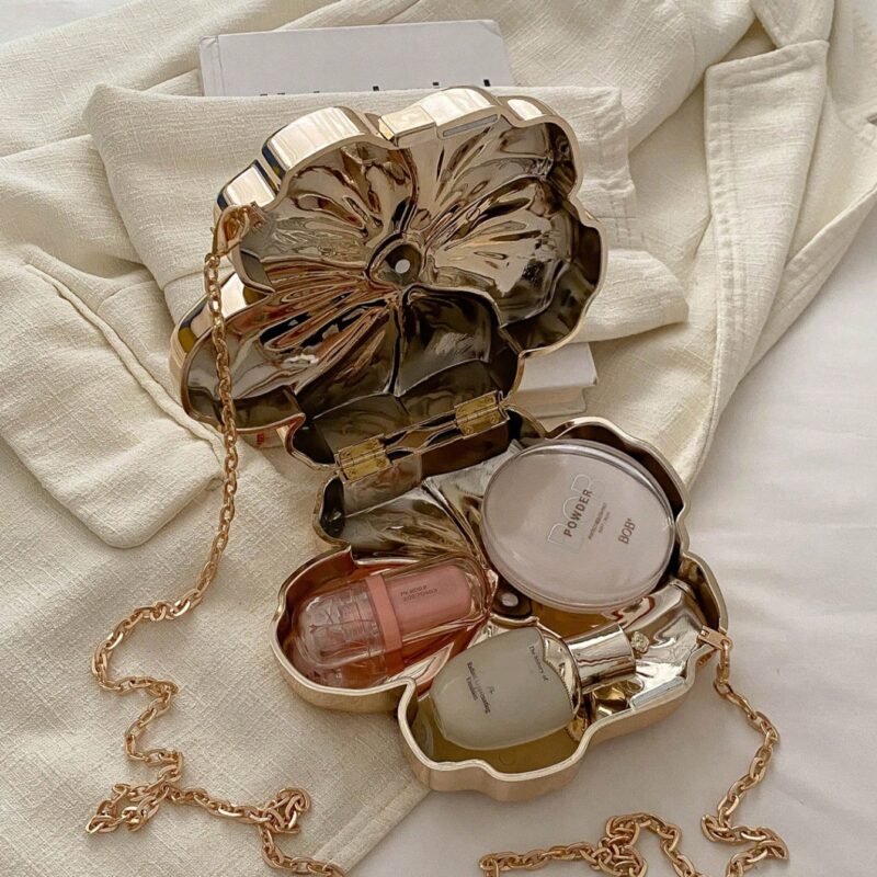 حقيبة يد صغيرة فاخرة من مادة ABS اللامعة بشكل زهرة، مزودة بإبزيم معدني وسلسلة